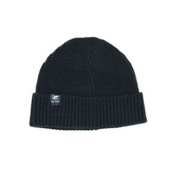 Czapka dzianinowa Beanie - rozmiar uniwersalny - (czarna). Czarne czapki z daszkiem SURF MONKEY, bez wzorów, z dzianiny. Za 119.95 zł.