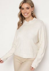 Jasnobeżowy Klasyczny Sweter z Wełną Sassitha. Brązowe swetry Born2be, m, bez wzorów, z jeansu, casualowe, bez ramiączek. W wyprzedaży za 118.99 zł.