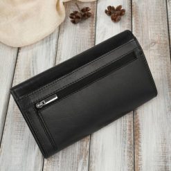 Klasyczny portfel damski skórzany w orientacji poziomej duży czarny Paolo Peruzzi AL-07-BL. Czarne portfele PAOLO PERUZZI, bez wzorów, ze skóry. Za 99.00 zł.