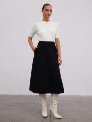 BGN Spódnica w kolorze czarnym rozmiar: 40. Czarne spódnice BGN, na co dzień, bez wzorów, z wełny, midi, proste. Za 126.15 zł.