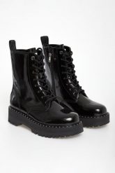 Trapery damskie DKNY. Traperki DKNY, bez wzorów, bez obcasa, bez zapięcia. Za 849.00 zł.