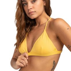 Góra od stroju kąpielowego Billabong Sol Searcher Cross Back. Żółte bikini Billabong, bez wzorów, sportowe. Za 79.99 zł.