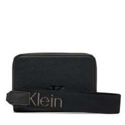 Portfel damski Calvin Klein Jeans. Czarne portfele Calvin Klein Jeans, bez wzorów, z jeansu. Za 169.99 zł.