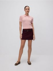 Ażurowy sweter z krótkim rękawem - różowy. Czerwone swetry Reserved, l, w ażurowe wzory, z wiskozy, bez ramiączek. Za 119.99 zł.
