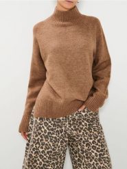 Sweter ze stójką - brązowy. Brązowe swetry Sinsay, l, bez wzorów, bez ramiączek. Za 59.99 zł.