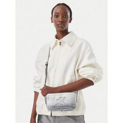 Torebka Calvin Klein. Szare listonoszki Calvin Klein, bez wzorów, bez dodatków. Za 329.99 zł.