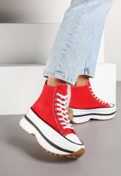 Czerwone Trampki za Kostkę na Platformie z Tłoczeniami Danawinn. Czerwone trampki Renee, bez wzorów, z jeansu, za kostkę, bez zapięcia. W wyprzedaży za 55.99 zł.