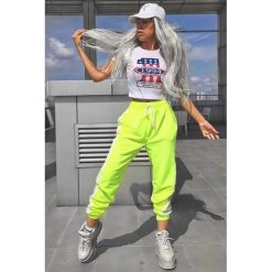 Damskie spodnie sportowe DABIRA. Spodnie dresowe Damskie spodnie sportowe DABIRA, bez wzorów. W wyprzedaży za 59.00 zł.
