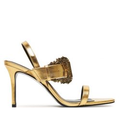 Sandały Versace Jeans Couture. Żółte sandały Versace Jeans Couture, bez wzorów, z jeansu, bez obcasa, na szpilce, bez zapięcia. Za 729.99 zł.