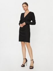 YAS Sukienka codzienna 26031704 Czarny Regular Fit. Czarne sukienki YAS, na co dzień, m, bez wzorów, z wiskozy, bez kołnierzyka, bez ramiączek, proste. Za 179.99 zł.