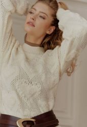Beżowy Sweter w Serca o Klasycznym Fasonie ze Ściągaczami Biriet. Brązowe swetry Born2be, m, bez wzorów, z bawełny, klasyczne, bez ramiączek. W wyprzedaży za 84.99 zł.