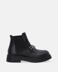CZARNE SZTYBLETY Z ŁAŃCUCHEM 123811 01 BLACK. Czarne botki Venezia, bez wzorów, ze skóry, bez obcasa, bez zapięcia. Za 269.00 zł.