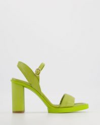 ZIELONE SANDAŁY INES978-6 K VE M. Zielone sandały Venezia, bez wzorów, ze skóry, bez obcasa, bez zapięcia. Za 389.00 zł.