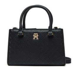 Torebka Tommy Hilfiger. Torebki klasyczne Tommy Hilfiger, bez wzorów, klasyczne, bez dodatków. Za 299.99 zł.