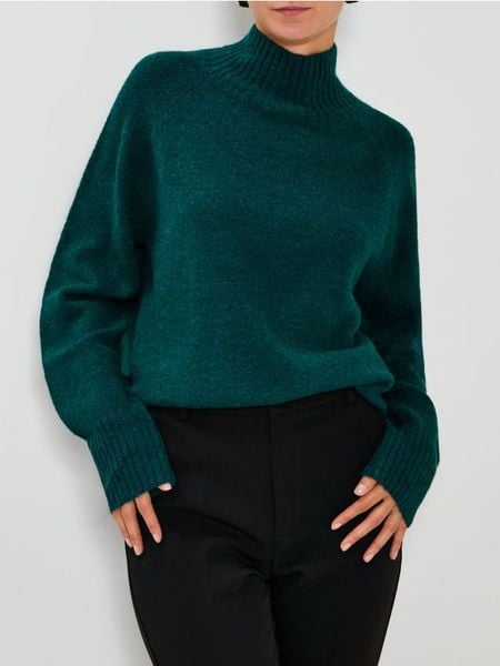 Sweter ze stójką - zielony. Zielone swetry Sinsay, l, bez wzorów, bez ramiączek. Za 59.99 zł.