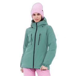 Damska kurtka narciarska Protest Beverly. Niebieskie kurtki narciarskie Protest, na zimę, bez wzorów, bez kaptura, narciarskie. W wyprzedaży za 822.50 zł.