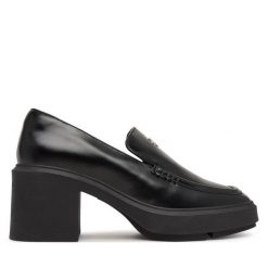 Półbuty Calvin Klein. Czarne półbuty wsuwane Calvin Klein, bez wzorów, bez obcasa, na obcasie. Za 699.99 zł.