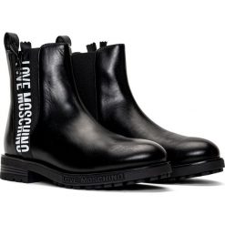 Sztyblety damskie Love Moschino (JA21094G0DIA0000). Czarne botki Love Moschino, bez wzorów, bez obcasa, bez zapięcia. Za 554.99 zł.