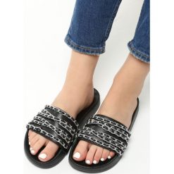 Czarne Klapki Midnight Memories. Klapki marki Born2be. Za 49.99 zł.