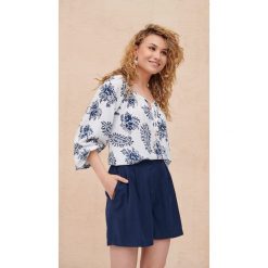 Spodenki Damskie Worrdi BS Granatowy. Niebieskie szorty blue shadow, bez wzorów, z materiału, biznesowe. Za 199.90 zł.