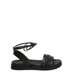 CZARNE SANDAŁY M92014 NERO. Czarne sandały Venezia, bez wzorów, ze skóry, bez obcasa, bez zapięcia. Za 239.00 zł.