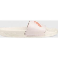 Adidas klapki damskie kolor różowy. Czerwone klapki adidas, bez wzorów, z materiału, bez obcasa, na płaskiej podeszwie, bez zapięcia. Za 139.99 zł.