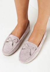 Jasnofioletowe Mokasyny na Płaskiej Podeszwie z Kokardką Ariteia. Fioletowe mokasyny Born2be, z aplikacjami, z jeansu. Za 69.99 zł.