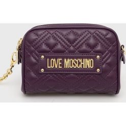 Love Moschino torebka kolor fioletowy. Fioletowe listonoszki Love Moschino, bez wzorów, bez dodatków. Za 829.99 zł.