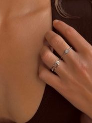 Les Petites Précieuses Srebrny pierścionek z diamentem rozmiar: 52. Szare pierścionki Les Petites Précieuses, z diamentem, srebrne. Za 174.84 zł.