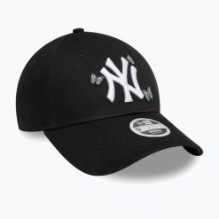 Czapka z daszkiem damska New Era Icon 9Forty New York Yankees. Czarne czapki z daszkiem New Era, bez wzorów. Za 119.99 zł.