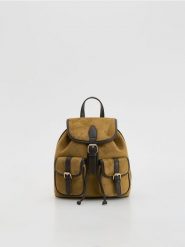 Plecak z imitacji zamszu - warm olive. Zielone plecaki Reserved, bez wzorów, bez dodatków. W wyprzedaży za 65.99 zł.