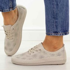 Beżowe ażurowe skórzane półbuty damskie S.Barski 7083. Brązowe półbuty wsuwane S.BARSKI, na jesień, w ażurowe wzory, z jeansu, casualowe, z okrągłym noskiem, bez obcasa, na płaskiej podeszwie. Za 229.00 zł.