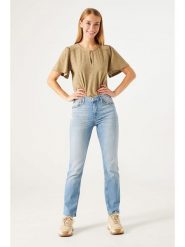 Garcia Dżinsy - Slim fit - w kolorze błękitnym rozmiar: W28. Niebieskie jeansy Garcia, bez wzorów, klasyczne. Za 118.56 zł.
