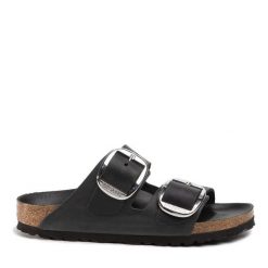 Klapki Birkenstock. Czarne klapki Birkenstock, bez wzorów, bez obcasa, bez zapięcia. Za 679.99 zł.