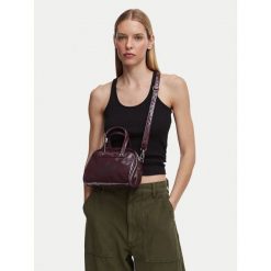 Torebka adidas. Czerwone torebki klasyczne adidas, bez wzorów, bez dodatków. Za 179.99 zł.