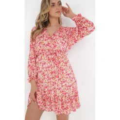 Różowa Sukienka Cythano. Czerwone sukienki Born2be, l, z aplikacjami, z materiału, bez kołnierzyka, bez ramiączek, mini. W wyprzedaży za 76.99 zł.