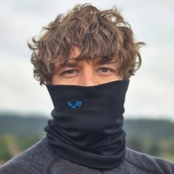 Komin trekkingowy 100% wełna merino (195 g/m²). Czarne szaliki i kominy WOOLONA, bez wzorów, z wełny, sportowe. W wyprzedaży za 117.00 zł.