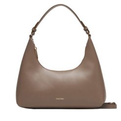 Torebka Calvin Klein. Brązowe torebki klasyczne Calvin Klein, bez wzorów, klasyczne, bez dodatków. Za 489.99 zł.
