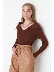 Trendyol Sweter w kolorze brązowym rozmiar: L. Brązowe swetry Trendyol, l, bez wzorów, bez ramiączek. Za 65.99 zł.