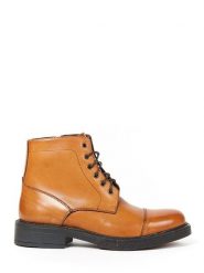 Frank Daniel Skórzane botki w kolorze jasnobrązowym rozmiar: 39. Brązowe botki Frank Daniel, bez wzorów, ze skóry, bez obcasa, bez zapięcia. Za 393.95 zł.