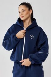 Damska bluza sportowa oversize Rough Radical Trip Hoodie Zip. Czerwone bluzy z kapturem ROUGH RADICAL, l, bez wzorów, z bawełny, z kapturem, na jogę i pilates. Za 169.99 zł.