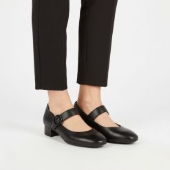 Czółenka damskie Rieker, stabilny niski obcas klasyczny fason pasek z zapięciem miękka cholewka wygodne dopasowanie elegancki charakter, czarne, 4345. Czarne czółenka Rieker, bez wzorów, biznesowe, bez obcasa, na obcasie, bez zapięcia. Za 329.00 zł.