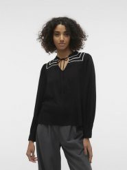 Vero Moda Bluzka w kolorze czarnym rozmiar: XS. Czarne bluzki Vero Moda, s, bez wzorów, z wiskozy, klasyczne, bez kołnierzyka, bez ramiączek. Za 41.79 zł.