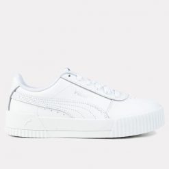 Buty damskie sportowe trampki Puma CARINA. Białe buty sportowe lifestyle Puma, bez wzorów, sportowe, bez zapięcia. W wyprzedaży za 209.00 zł.