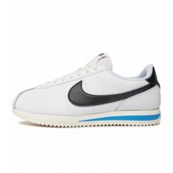 Buty Nike Cortez W DN1791-100 białe. Białe buty treningowe bez wzorów, z gumy, bez zapięcia, Nike Cortez. Za 453.83 zł.