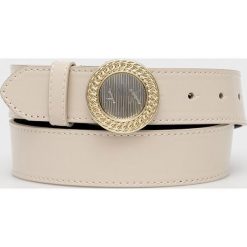 Armani Exchange pasek damski kolor beżowy. Brązowe paski Armani Exchange, bez wzorów. Za 289.99 zł.