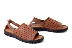 KOCH 030.113.1895 coconut, sandały damskie. Brązowe sandały KOCH, w ażurowe wzory, ze skóry, bez obcasa, bez zapięcia. Za 224.90 zł.