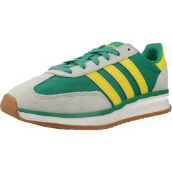 Buty ADIDAS RUN 70S 2.0 Zielony. Zielone buty trekkingowe adidas, ze skóry, bez zapięcia. Za 301.20 zł.