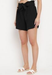 Czarne Szorty z Bawełny z Gumką w Pasie i Materiałowym Paskiem Fioara. Czarne szorty Born2be, bez wzorów, z bawełny, eleganckie. Za 69.99 zł.