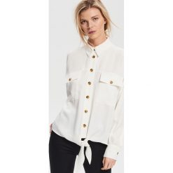 Koszula oversize z wiązaniem - Kremowy. Koszule marki Reserved. Za 139.99 zł.